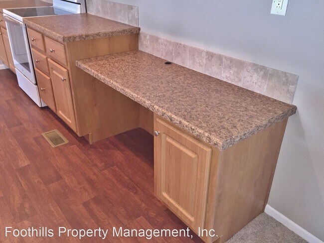Foto del edificio - 3 br, 2 bath House - 2640 Melody Lane
