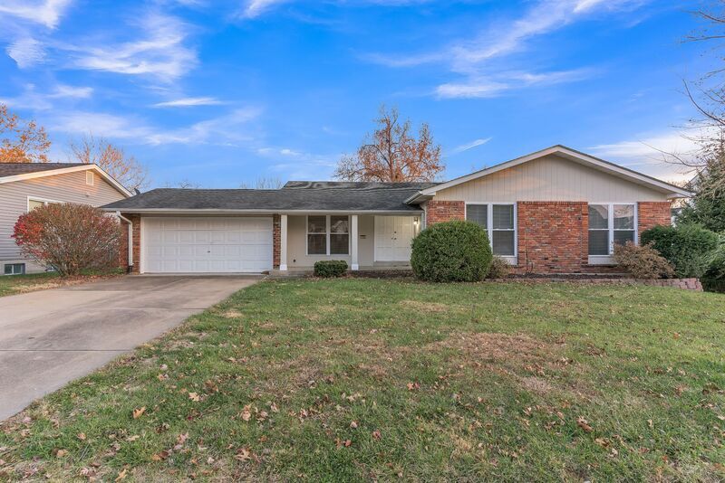 15498 Hitchcock Rd, Chesterfield, MO 63017 House Rental in