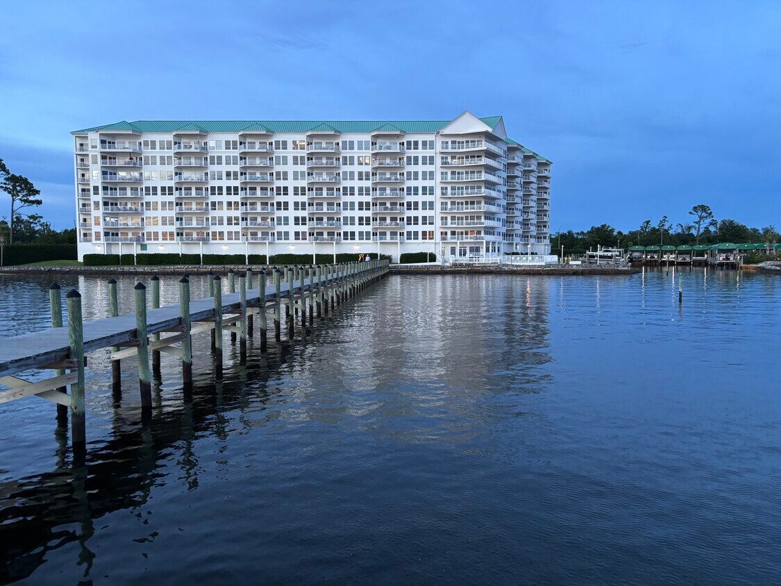 Foto principal - 1600 Marina Bay Dr