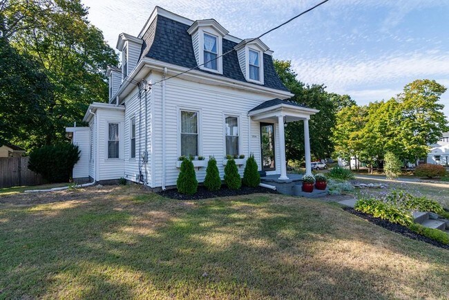 Foto del edificio - 1104 Pleasant St