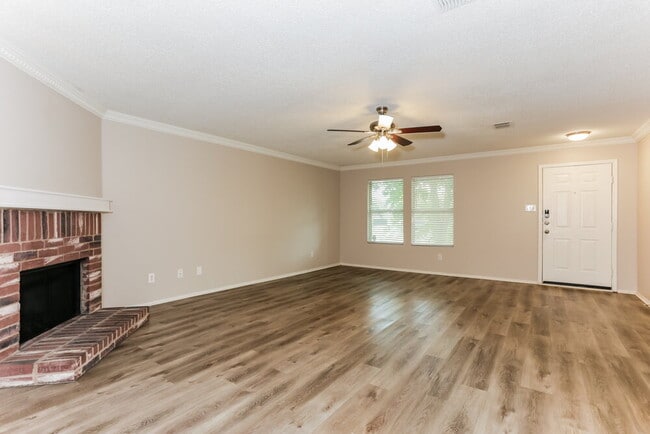 Foto del edificio - 2365 White Pine Dr