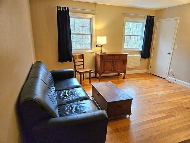 Foto del edificio - 43 Liberty Square Rd