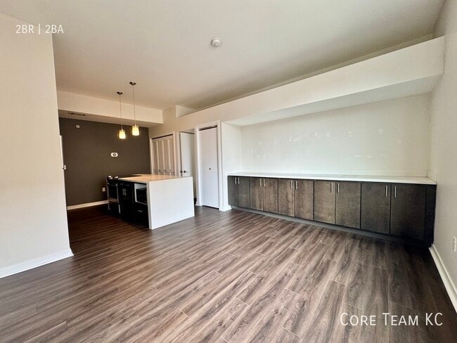 Foto del edificio - 662 E 63rd St