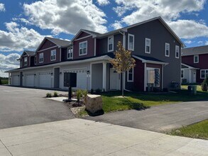 Building Photo - 1031 upper glacier path