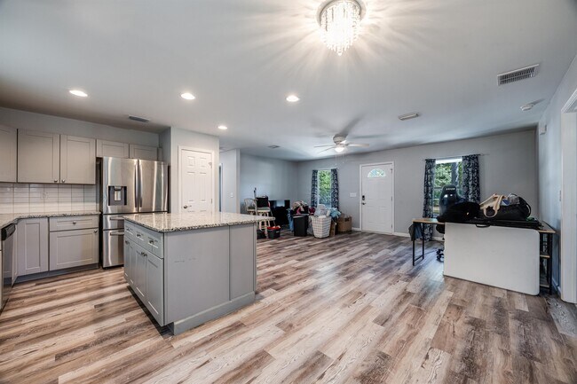 Foto del edificio - 3071 Highland Ave
