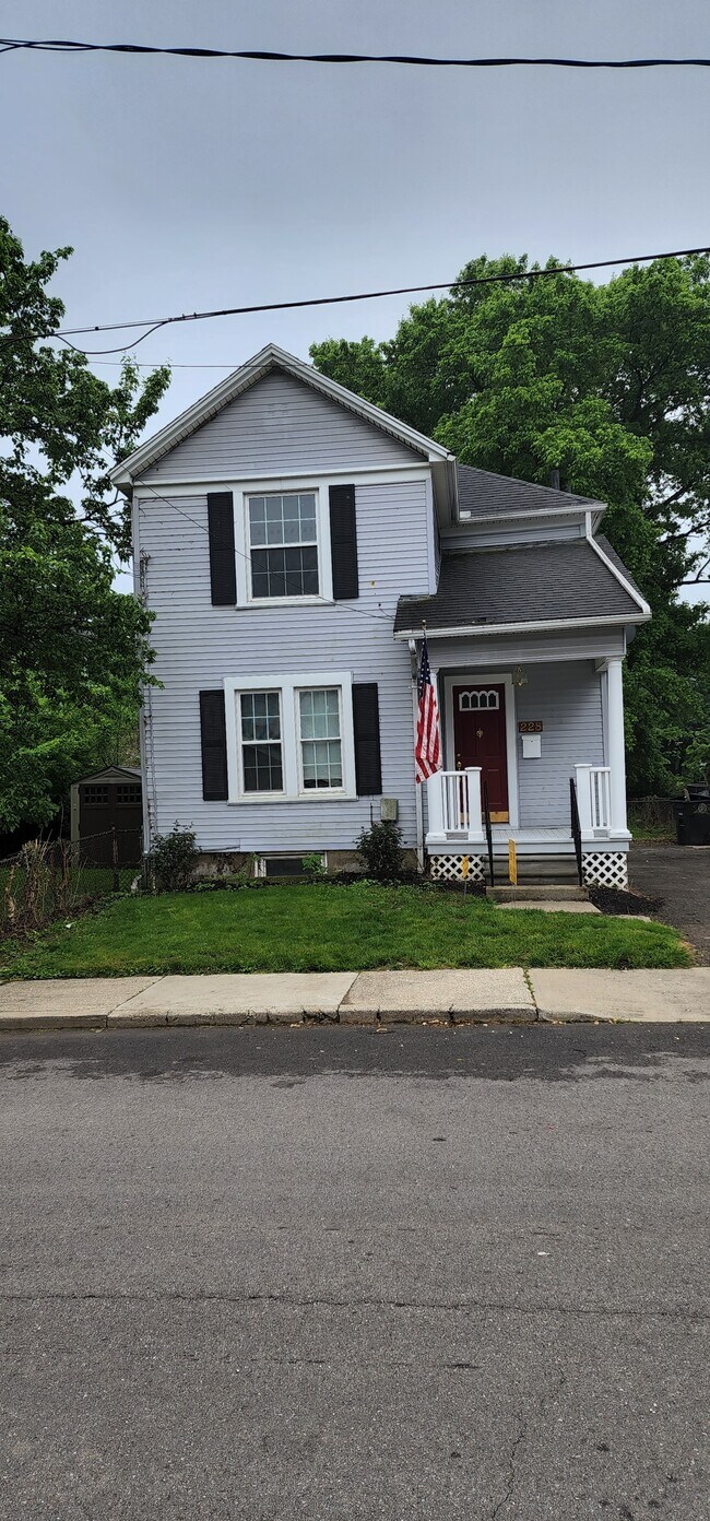 Building Photo - 228 Heaton Ave