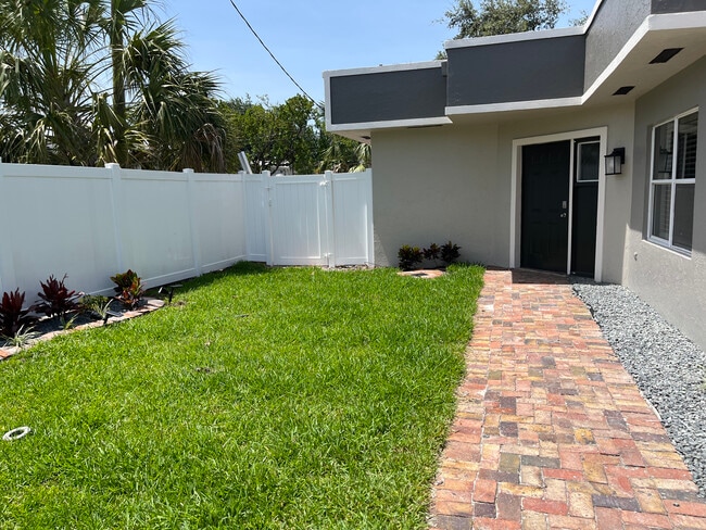 Photo - 663 Ipswich St House