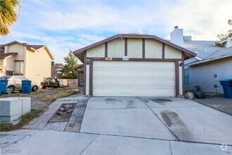 Building Photo - 4004 Saguaro Ln