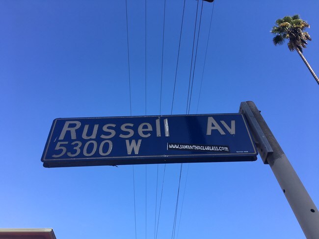 Foto del edificio - 5323 Russell Ave