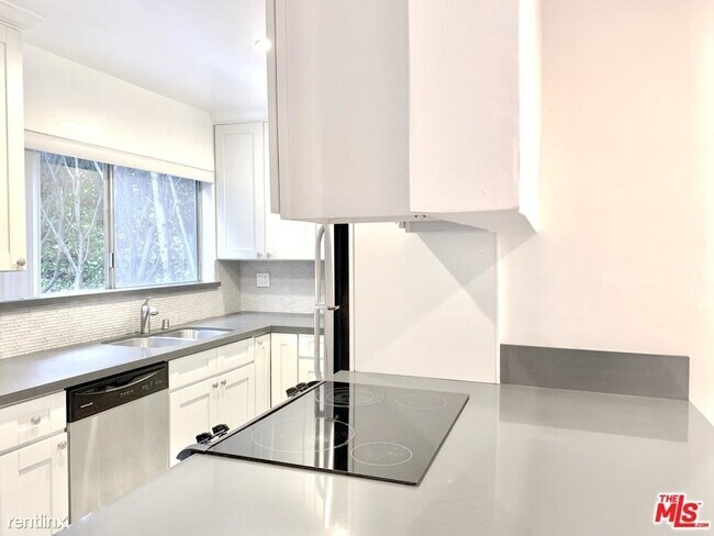 Foto del edificio - 3 br, 3 bath Condo - 8616 WHITWORTH Dr # 101