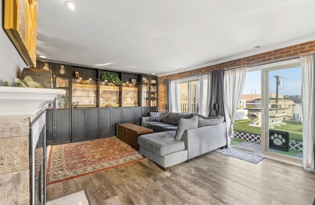 Foto del edificio - 5810 Riley St