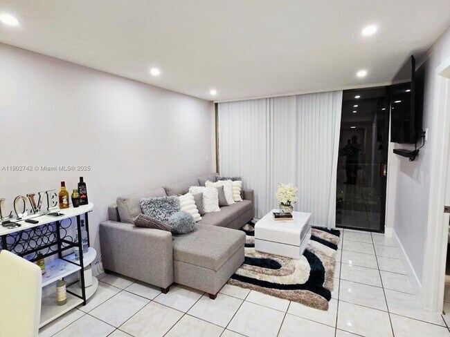 Foto del edificio - 8006 SW 149th Ave