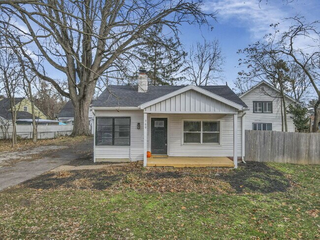 Foto del edificio - Elegant College Avenue Residence in a Prime Columbus Location