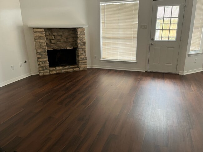 Foto del edificio - 17035 Judyleigh Dr