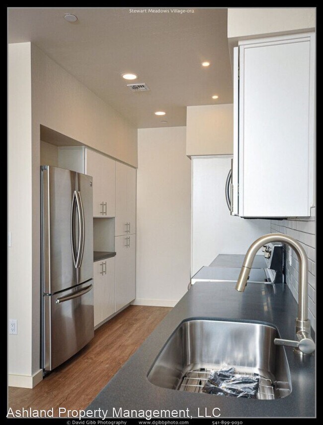 Foto del edificio - 1574 Myers Ln