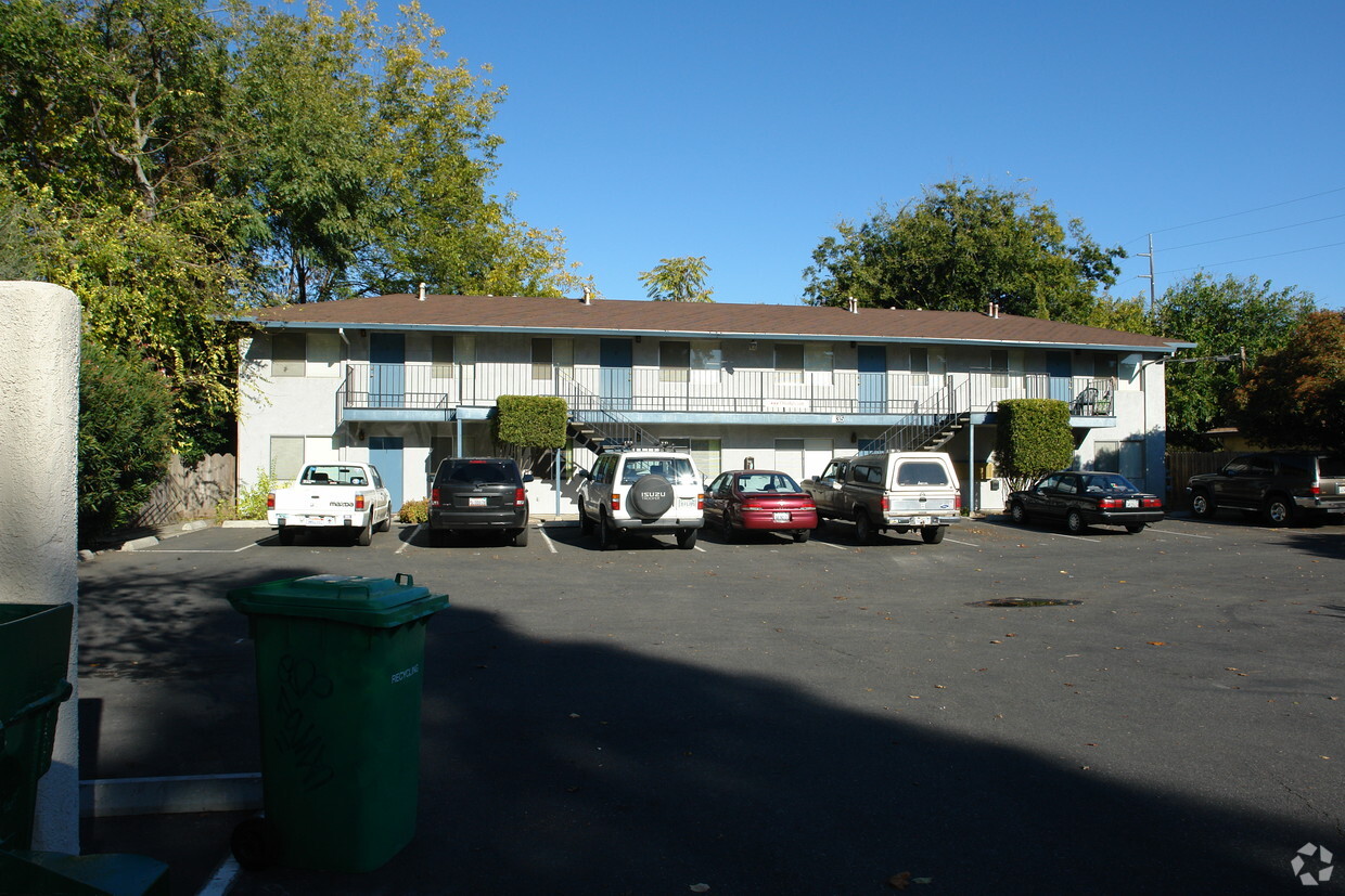 Primary Photo - Ash Street Apartments