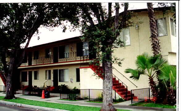 Building Photo - 5471 Linden Ave