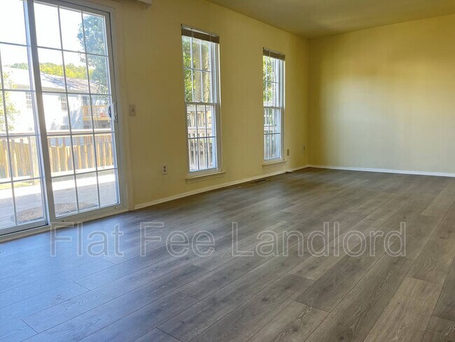 Building Photo - 5805 Bunker Woods Ln
