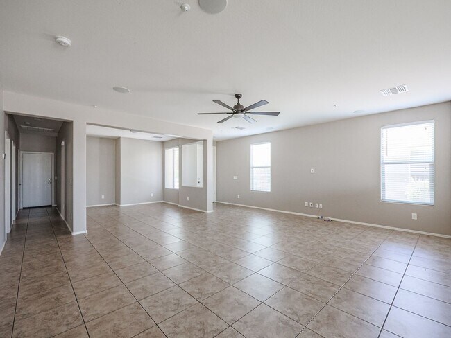 Building Photo - 3 Bedroom Single Family Home in Peoria