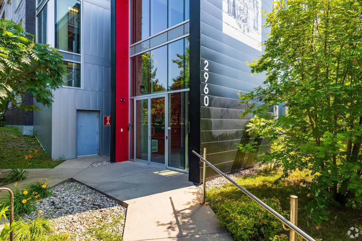 Building Photo - Maison Ontario