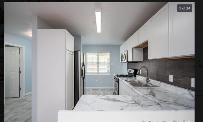 Building Photo - 1030 Ada Place Dr SE
