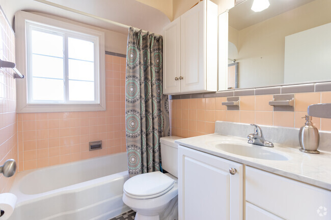 1HAB, 1BA - Delaware - NOB HILL APARTMENTS