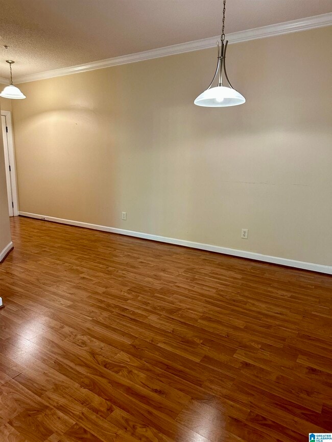 Foto del edificio - 208 Sterling Oaks Dr