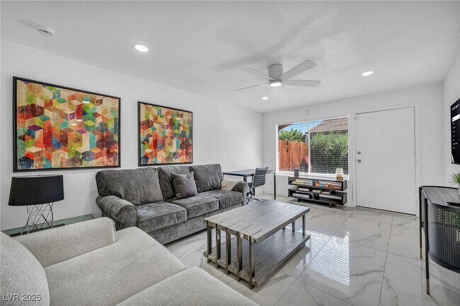 Building Photo - 1453 Santa Anita Dr