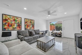 Building Photo - 1453 Santa Anita Dr