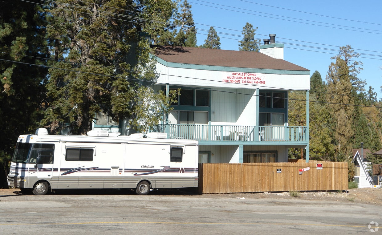 Building Photo - 41785 Switzerland Dr