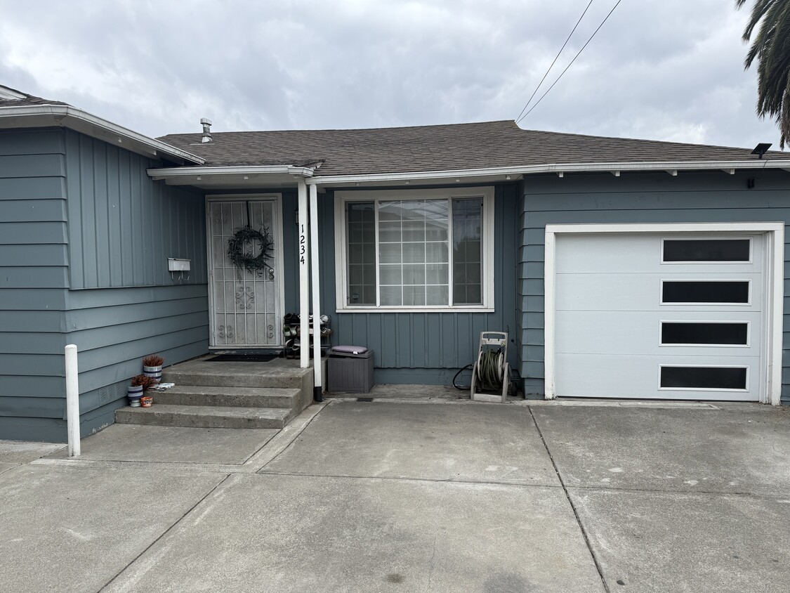 Primary Photo - 1234 81st Ave