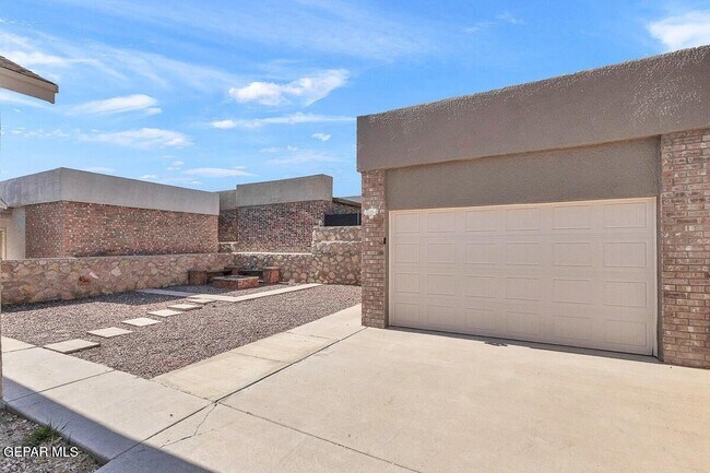 Foto del edificio - 14349 Tobe Davis Dr