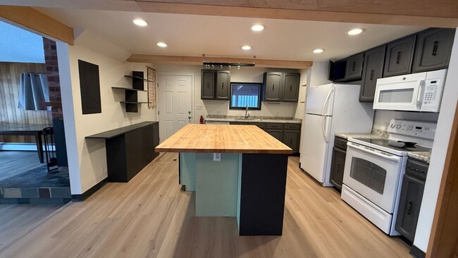 Photo - 3011 W 31st Ave Apartment