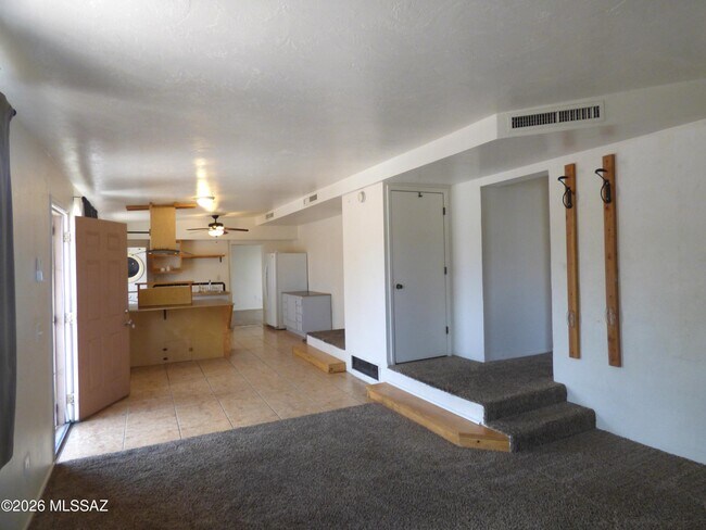 Foto del edificio - 1029 E Irwin Pl