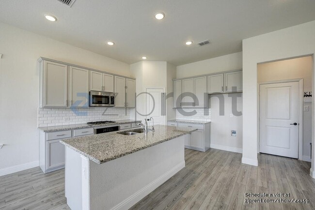 Building Photo - 808 Brenham Ave