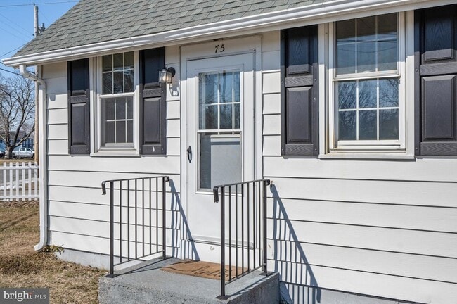 Photo - 75 S Washington Dr House