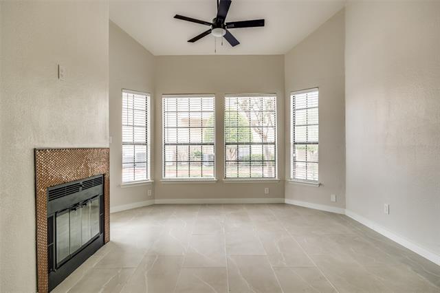 Foto del edificio - 5590 Spring Valley Rd