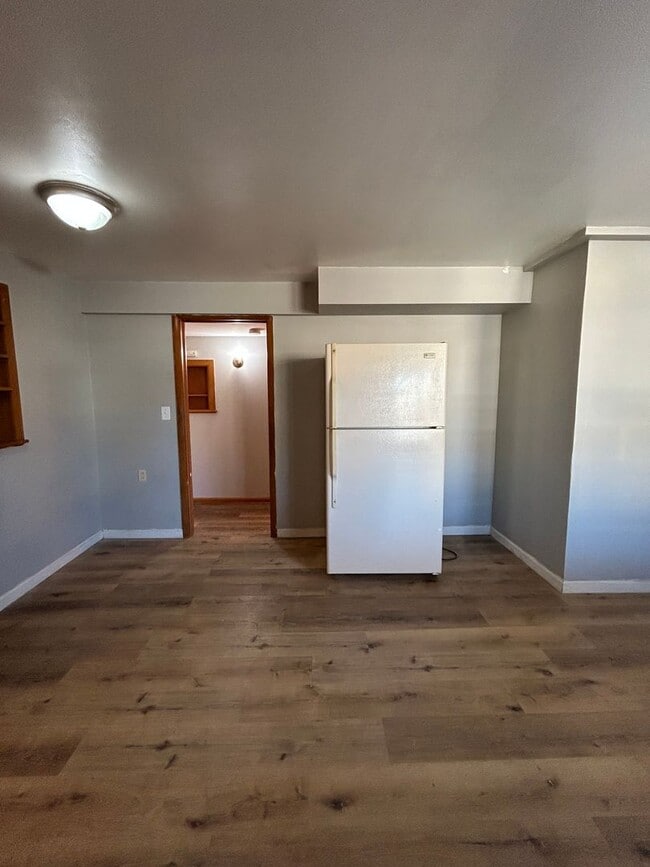 Building Photo - Black Milvus Rentals (6201 S. 42nd St.)