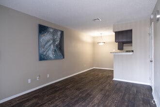 Living Room, Townhome - 700SF - Dover Pointe