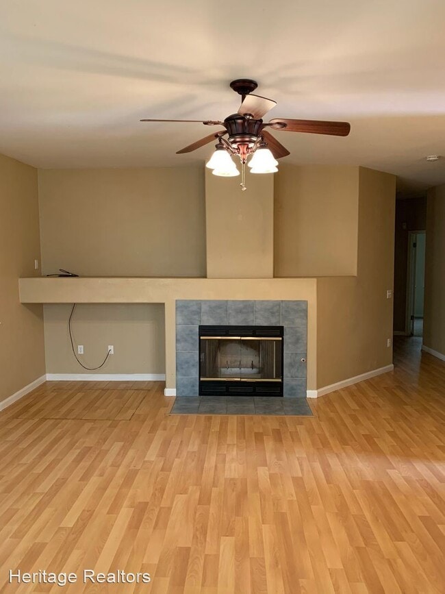 Building Photo - 3 br, 2 bath House - 1592 Chimney Way