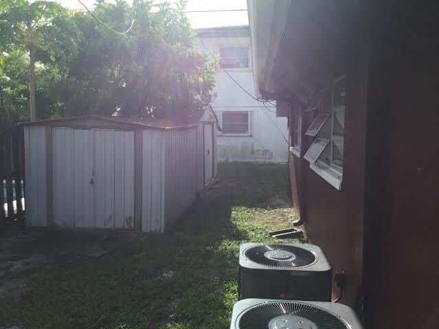 Yard Area - 1501 NE 56th St