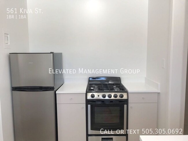 Building Photo - Renovated 1 bedroom on Kiva St. Near Downt...