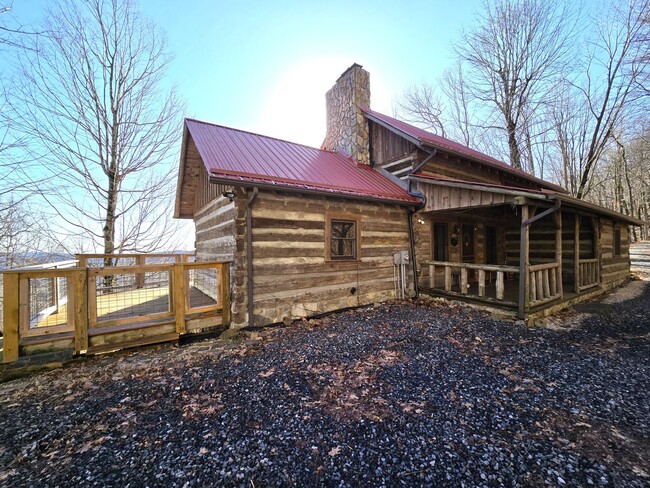 Foto del edificio - Beautifully Furnished Log Cabin in Paved S...