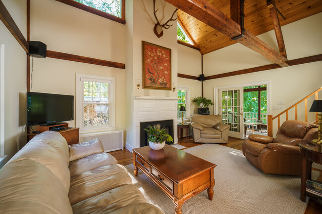 Building Photo - 45 Taconic Ave