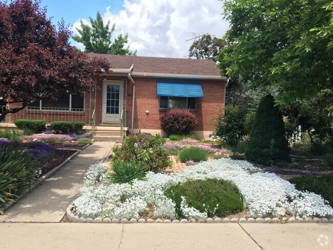 Building Photo - 199 E 910 N