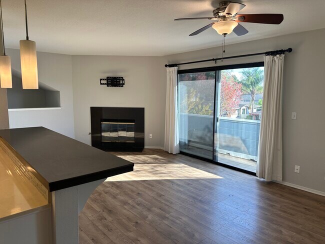 Building Photo - 4016 Primavera Rd