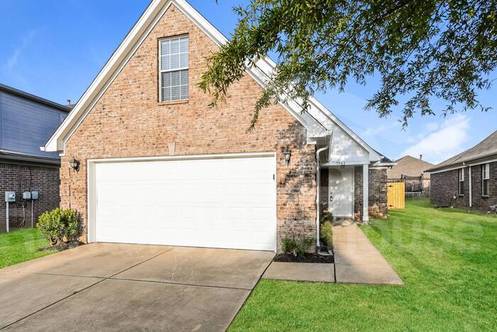 Primary Photo - Beautiful Olive Branch Home