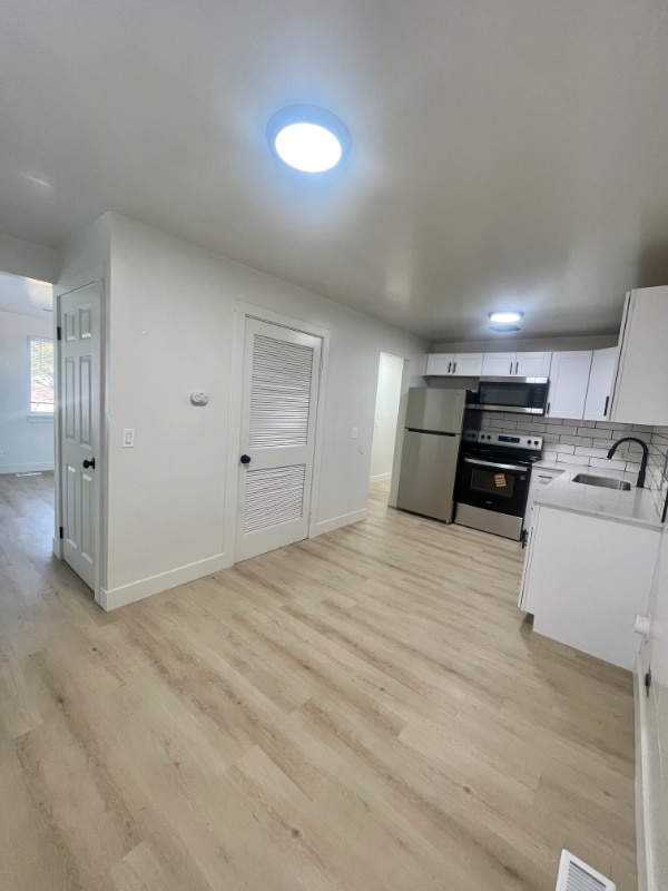 Building Photo - 1340 S 200 E