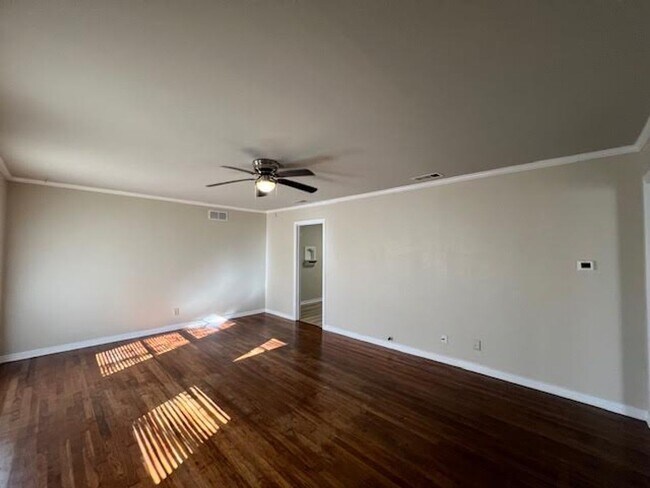 Foto del edificio - 1105 Fisher St