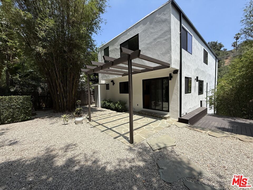 Foto principal - 2415 Laurel Pass Ave